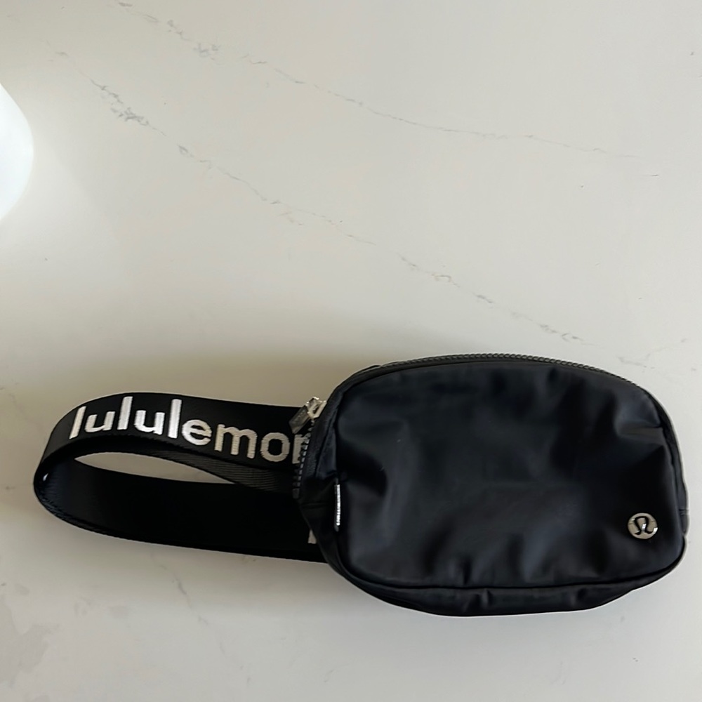 Lululemon everywhere bag.